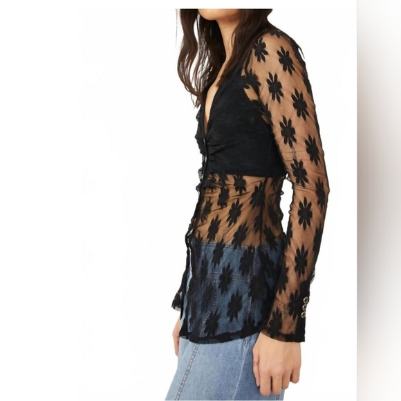 Free People flower fields long sleeve shirtee in black. Size M. NWT - Picture 5 of 8